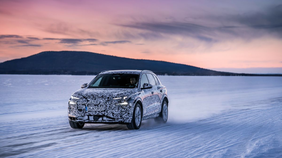 Audi ukázalo chystané SUV Q6 e-tron v lehkém maskování